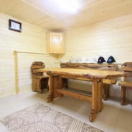 зірка міжгір'я Ξενοδοχείο